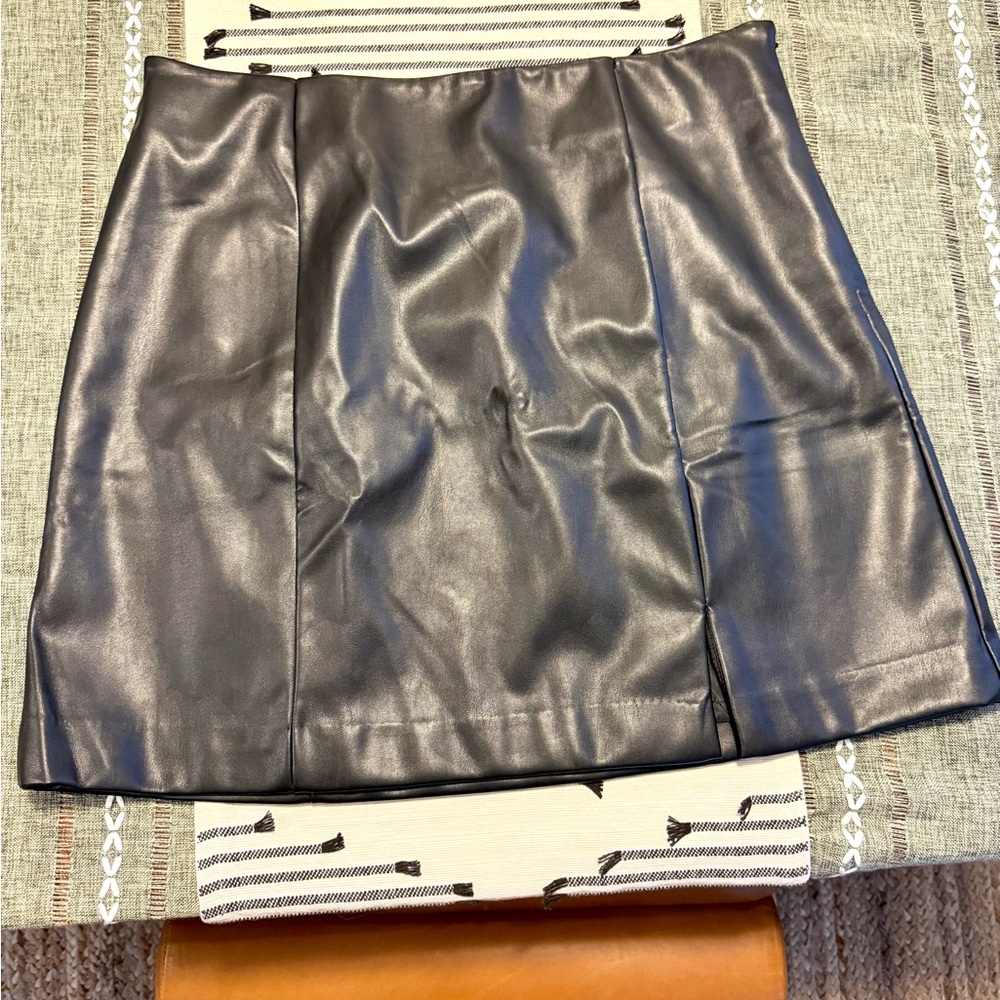 NWT Worthington 14 Tall- Black Faux Leather Skirt